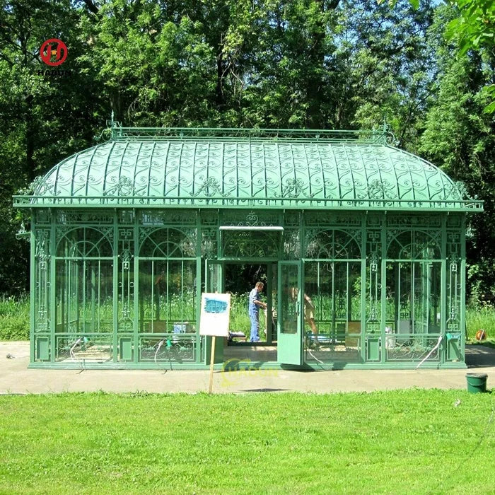 Luxuriöser Gartenpavillon aus Gussmetall aus Schmiedeeisen mit Glas für die Außendekoration