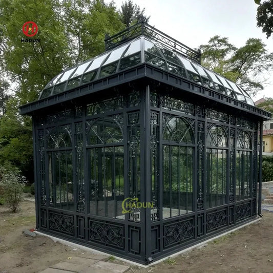 Luxuriöser Gartenpavillon aus Gussmetall aus Schmiedeeisen mit Glas für die Außendekoration